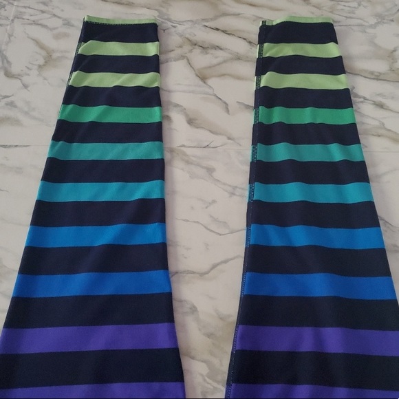 SOLD Athleta High Rise Bold Stripe Chaturanga - Picture 3 of 8